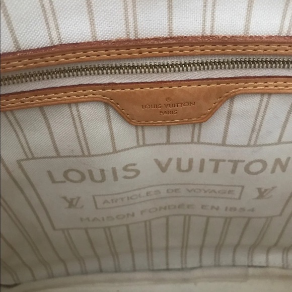 ❌SOLD❌Authentic Louis Vuitton Neverfull MM - Picture 5 of 8